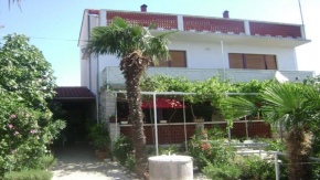 Apartments Dora